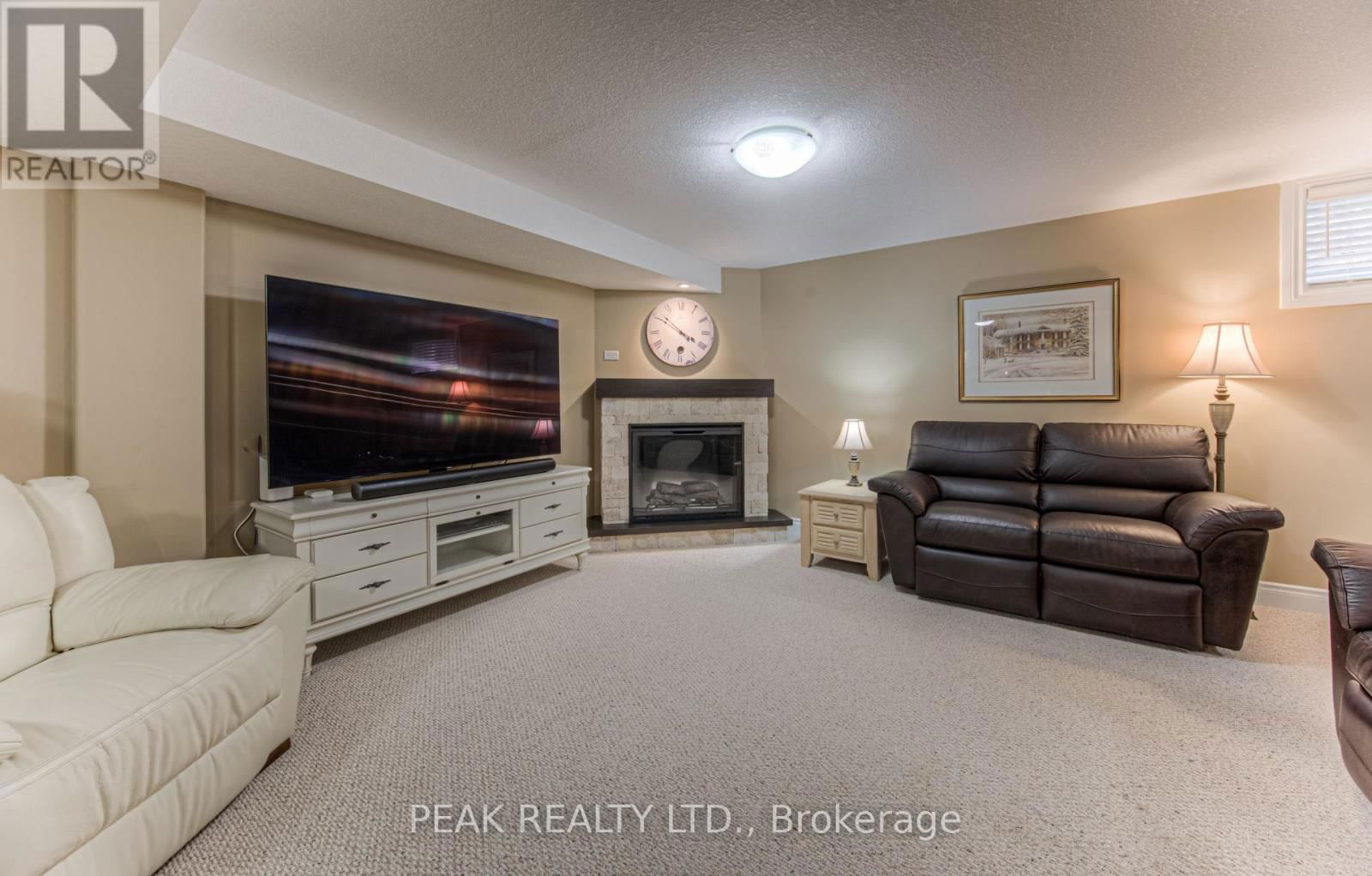 26 ORCHARD WAY Image 35