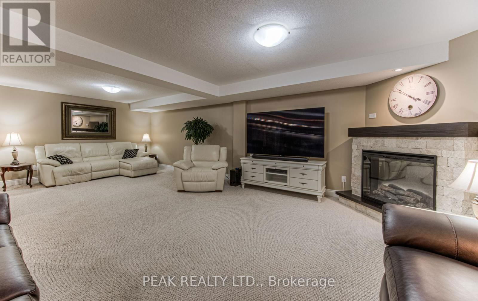 26 ORCHARD WAY Image 36
