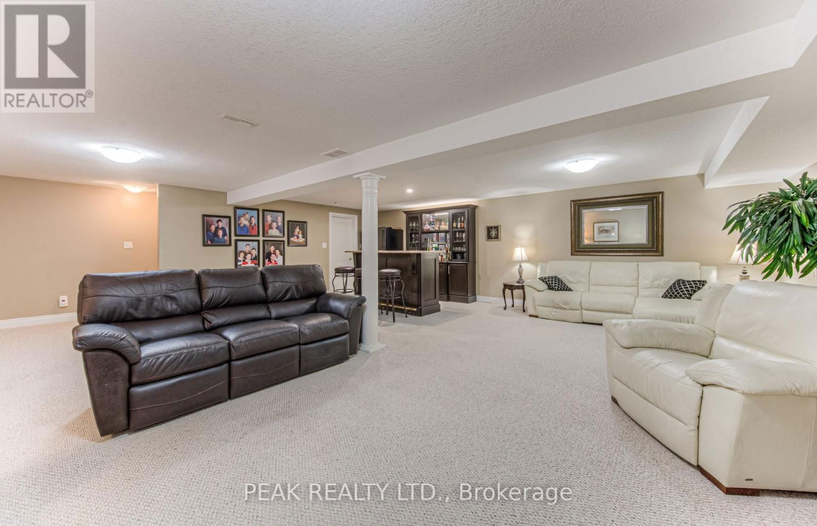 26 ORCHARD WAY Image 37