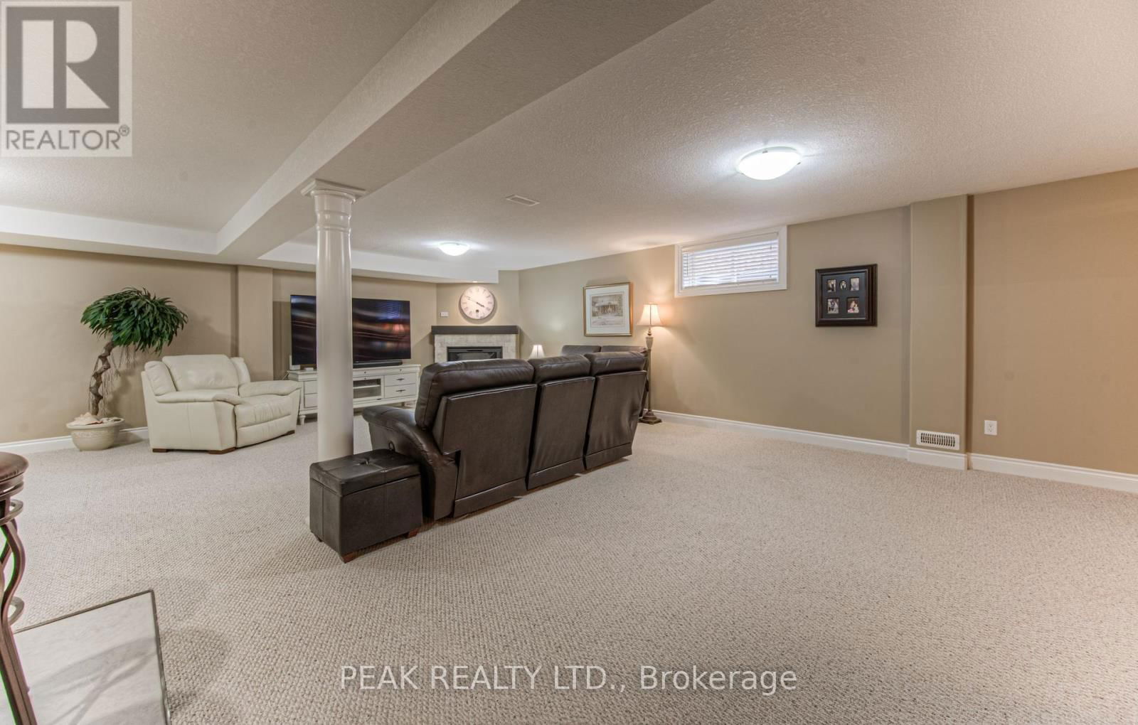 26 ORCHARD WAY Image 38