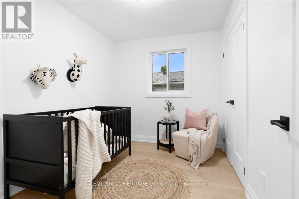 15 MELLENBY STREET Image 27