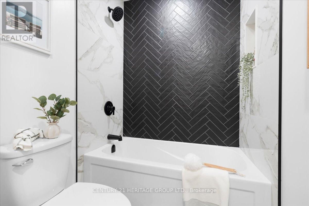 15 MELLENBY STREET Image 28