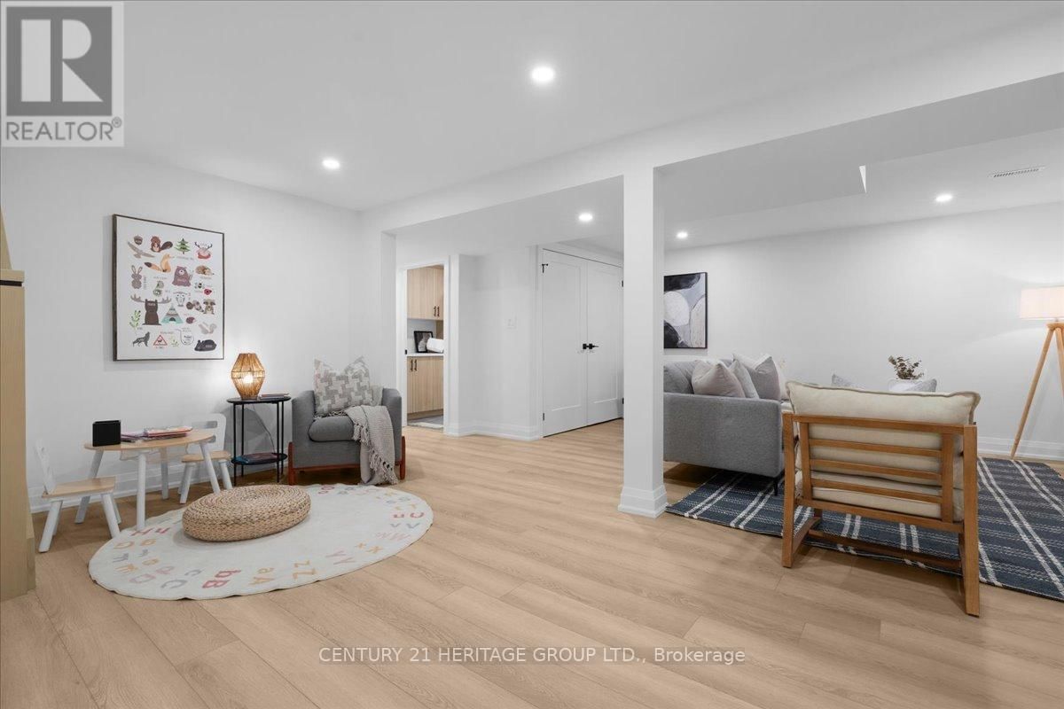15 MELLENBY STREET Image 32