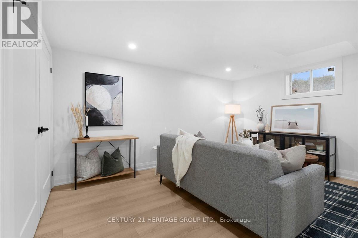 15 MELLENBY STREET Image 34