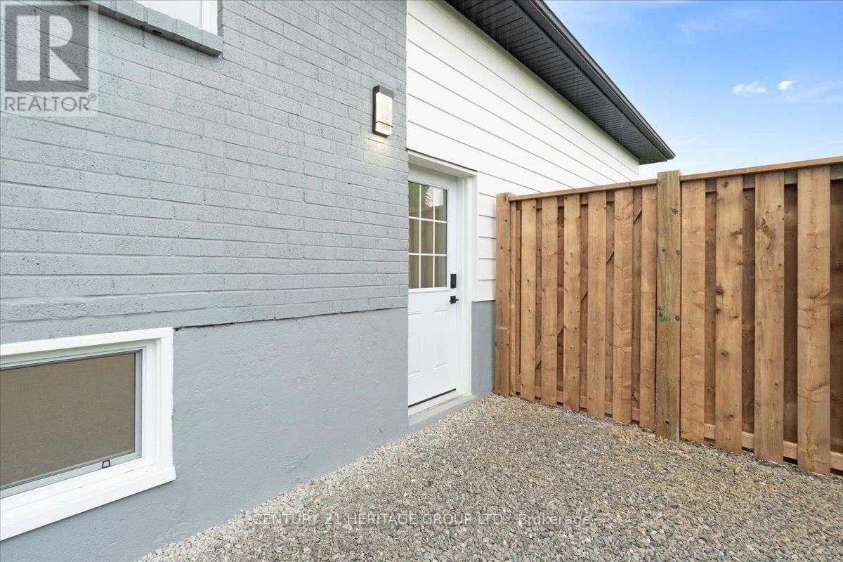 15 MELLENBY STREET Image 44