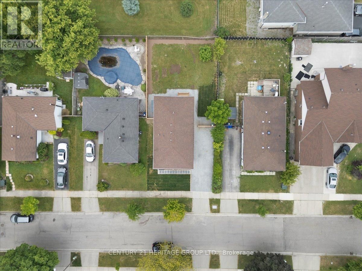 15 MELLENBY STREET Image 45