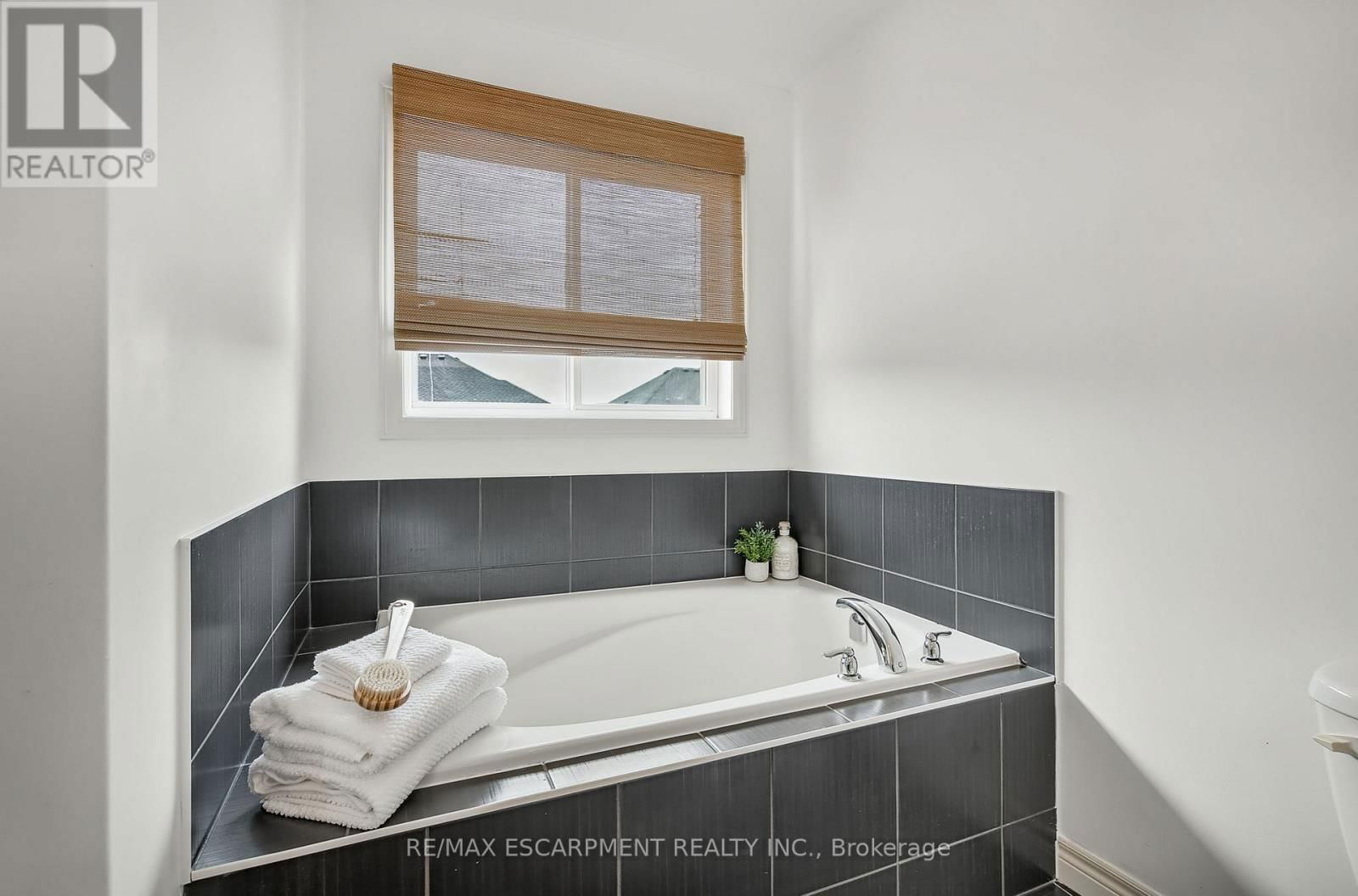 4884 ALLAN COURT Image 39