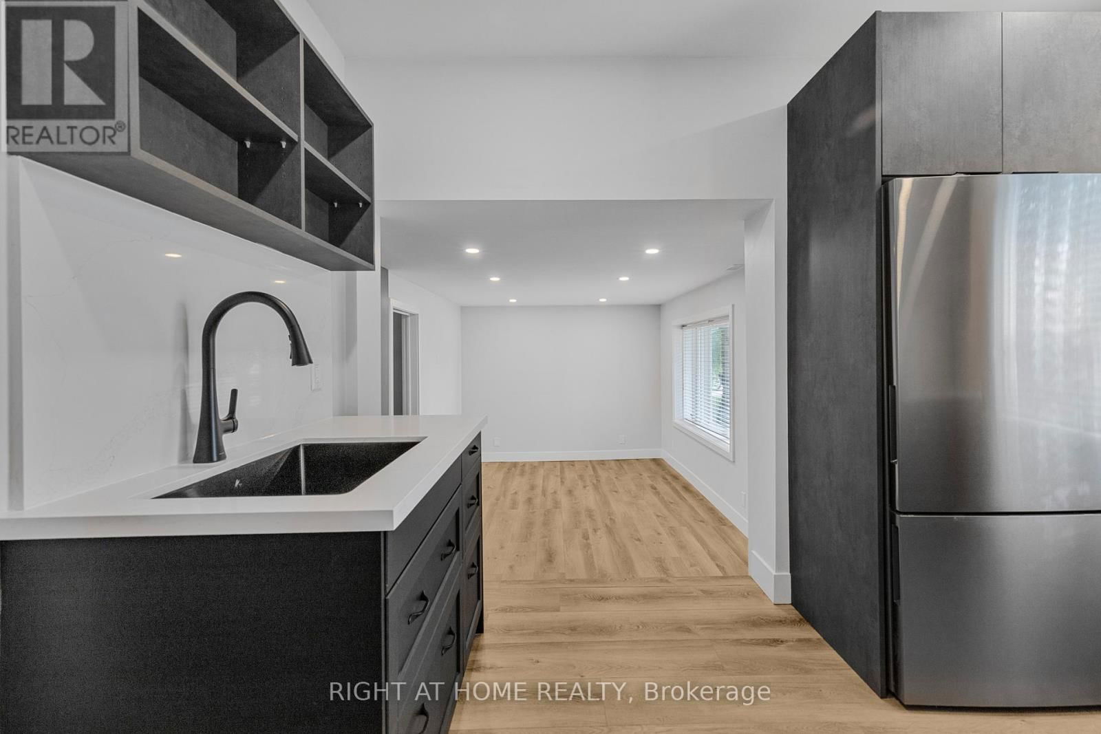 2 - 166 JULIAN AVENUE Image 10