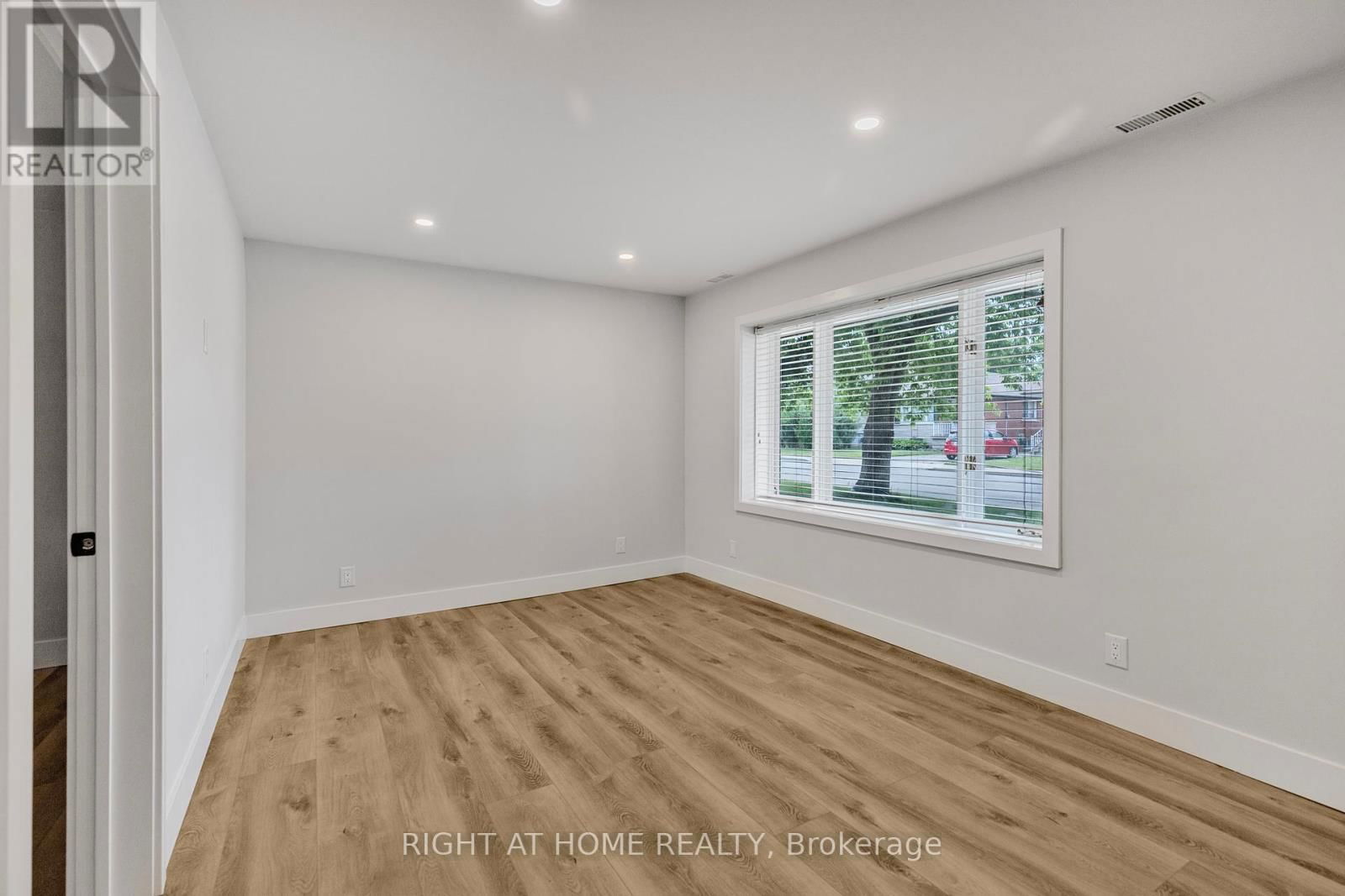 2 - 166 JULIAN AVENUE Image 11