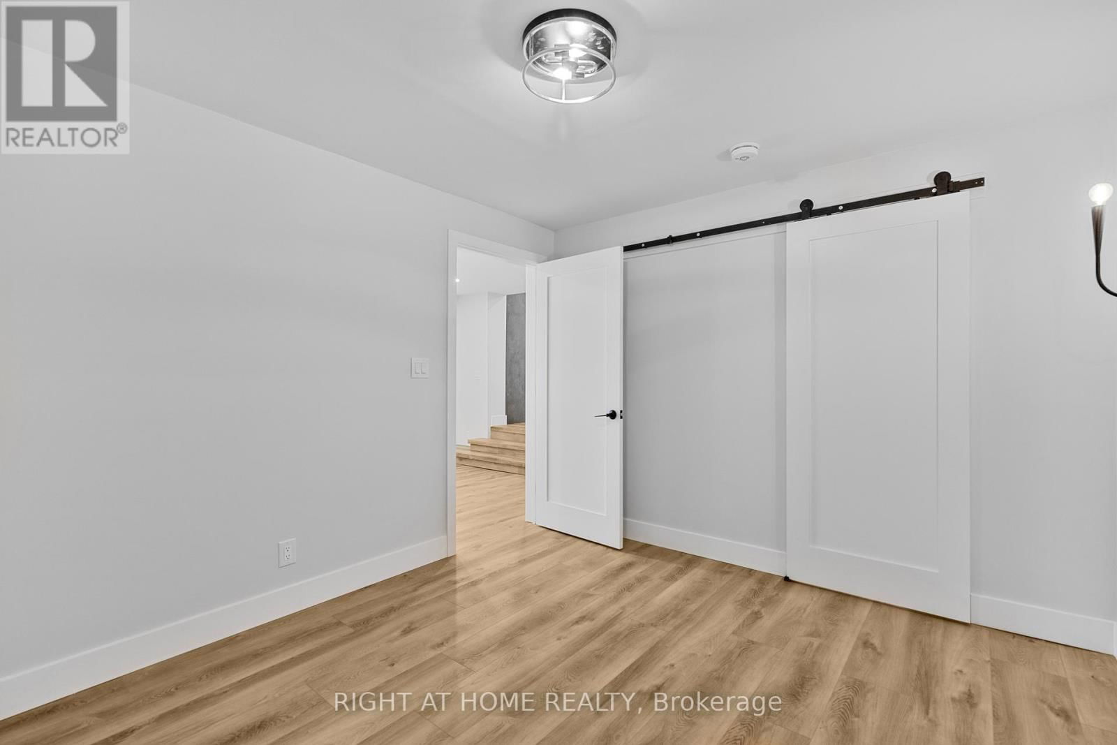 2 - 166 JULIAN AVENUE Image 13