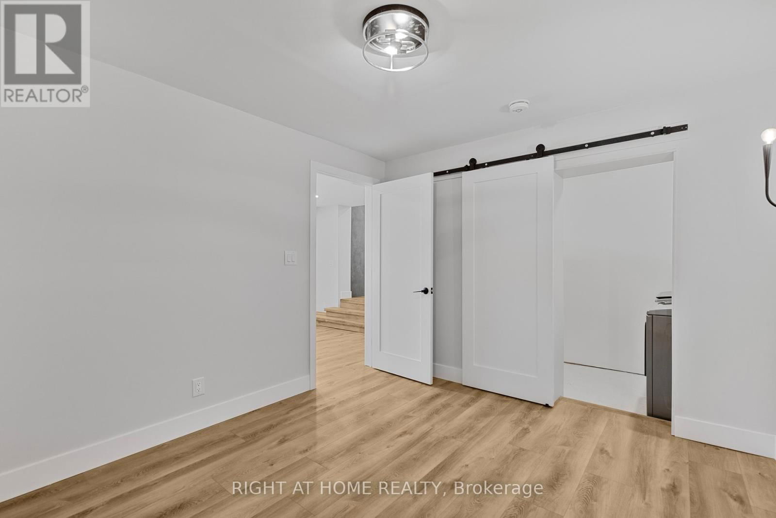 2 - 166 JULIAN AVENUE Image 15