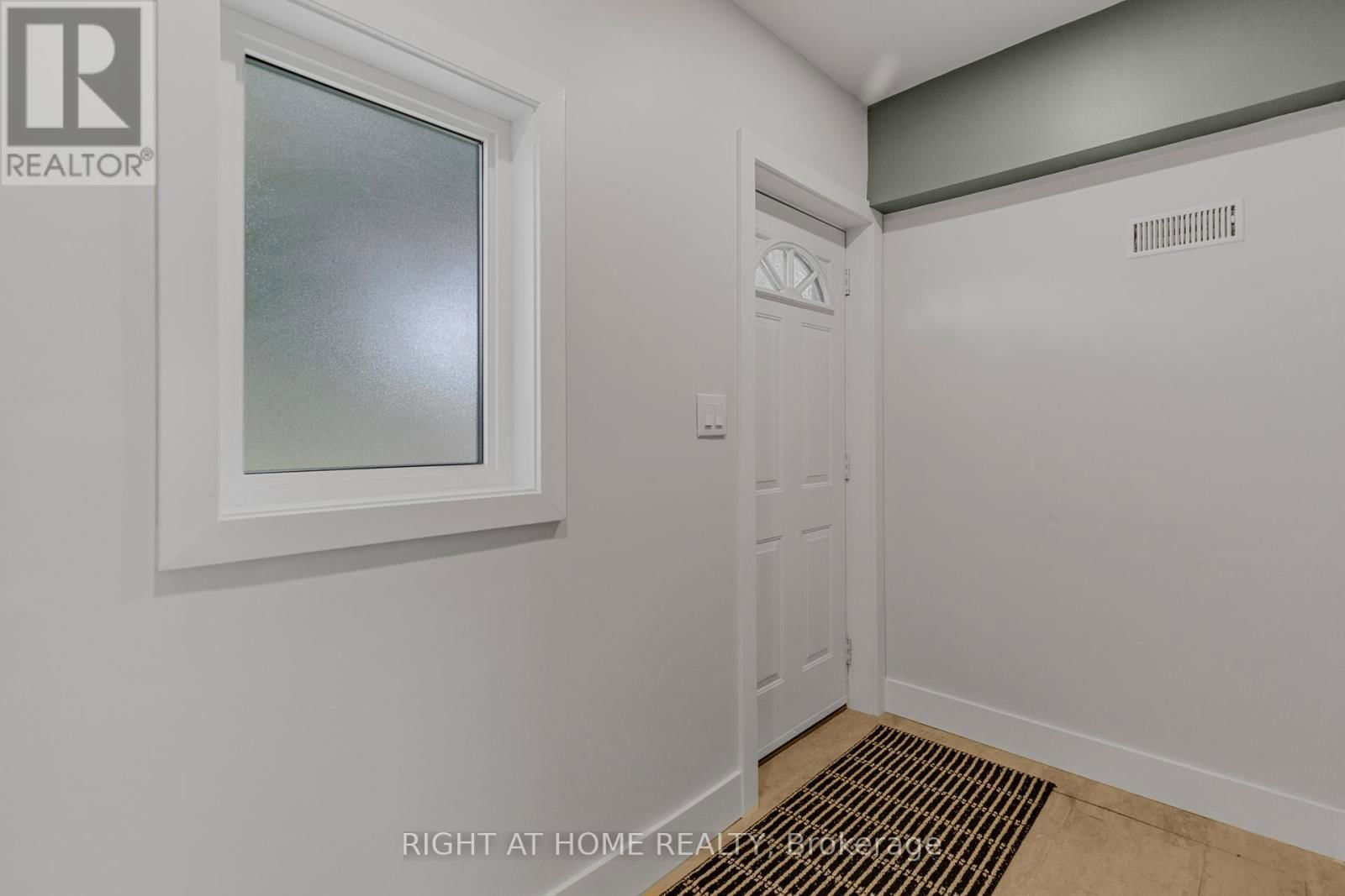 2 - 166 JULIAN AVENUE Image 4