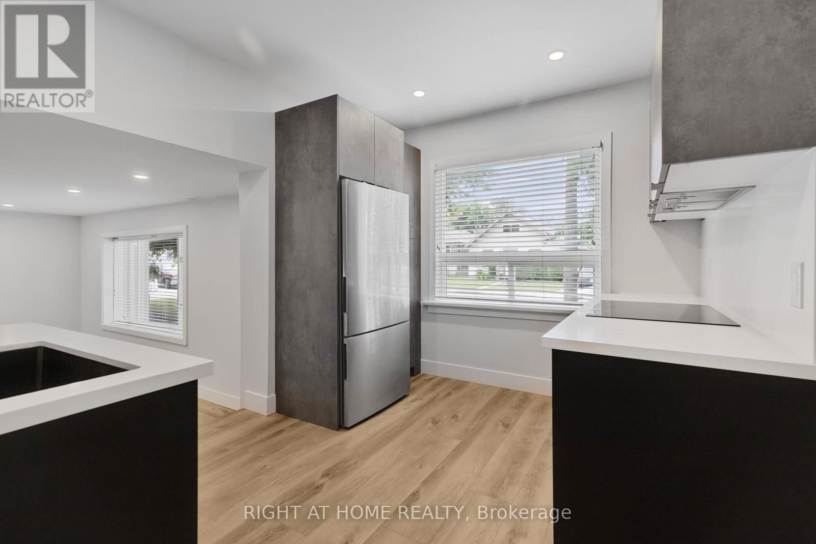 2 - 166 JULIAN AVENUE Image 8