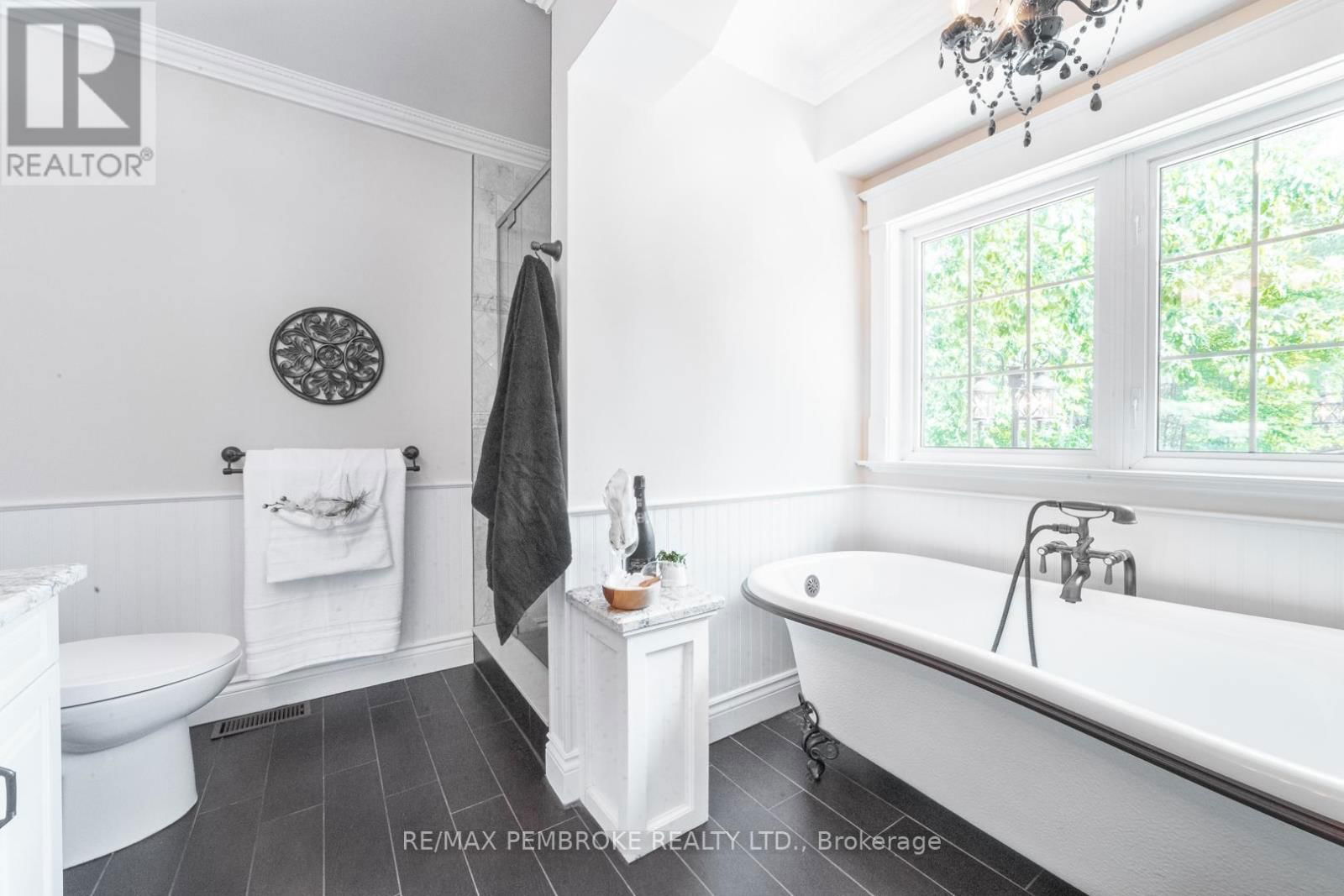 559 BLACK BAY ROAD Image 11