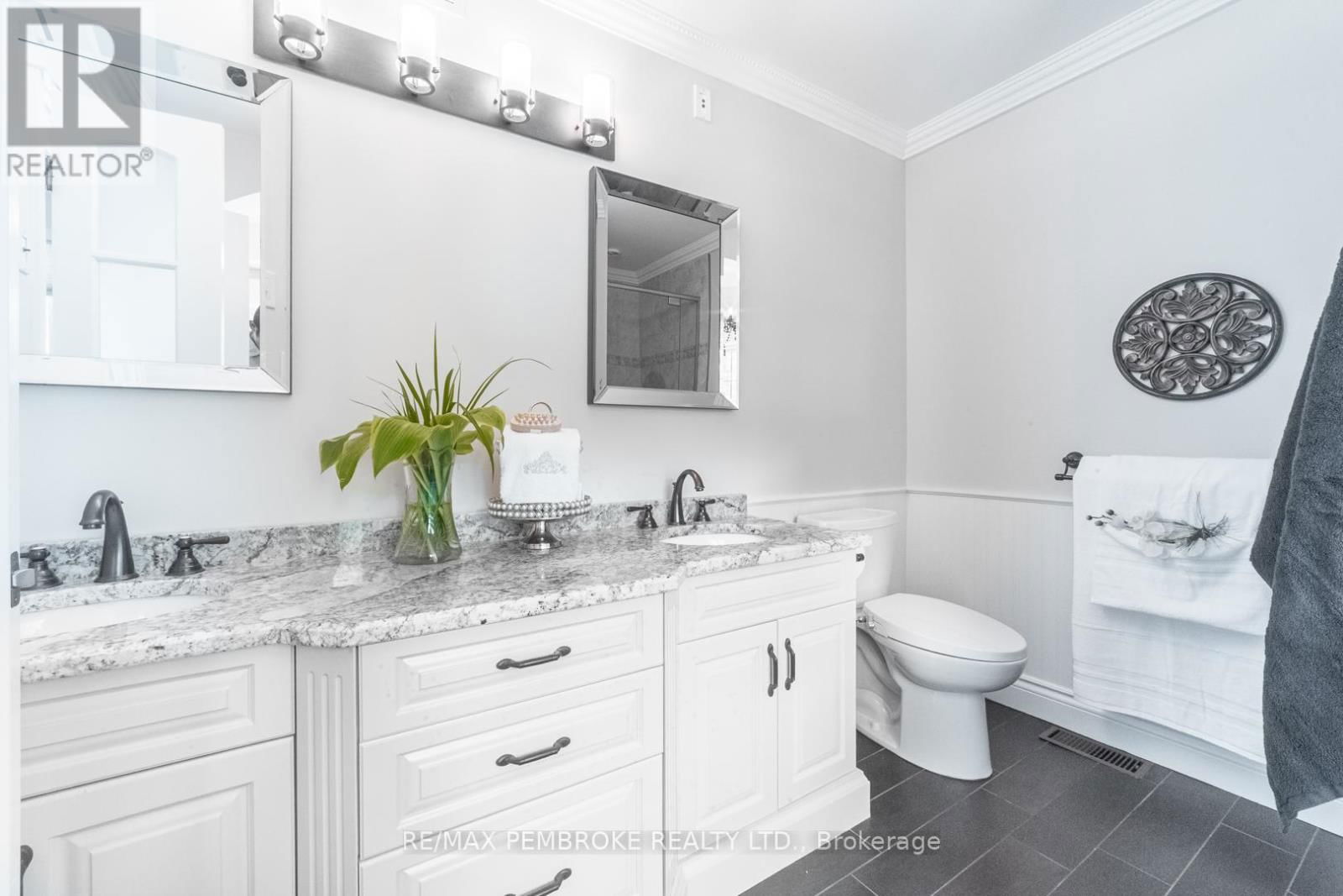 559 BLACK BAY ROAD Image 12