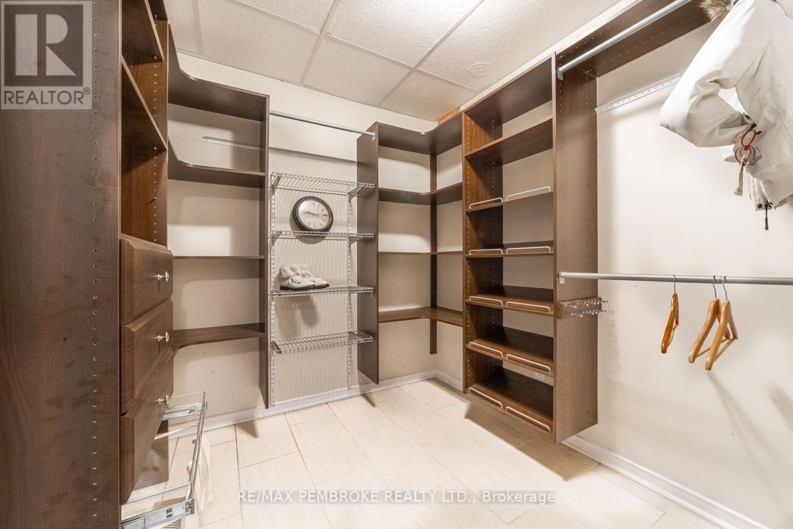 559 BLACK BAY ROAD Image 17