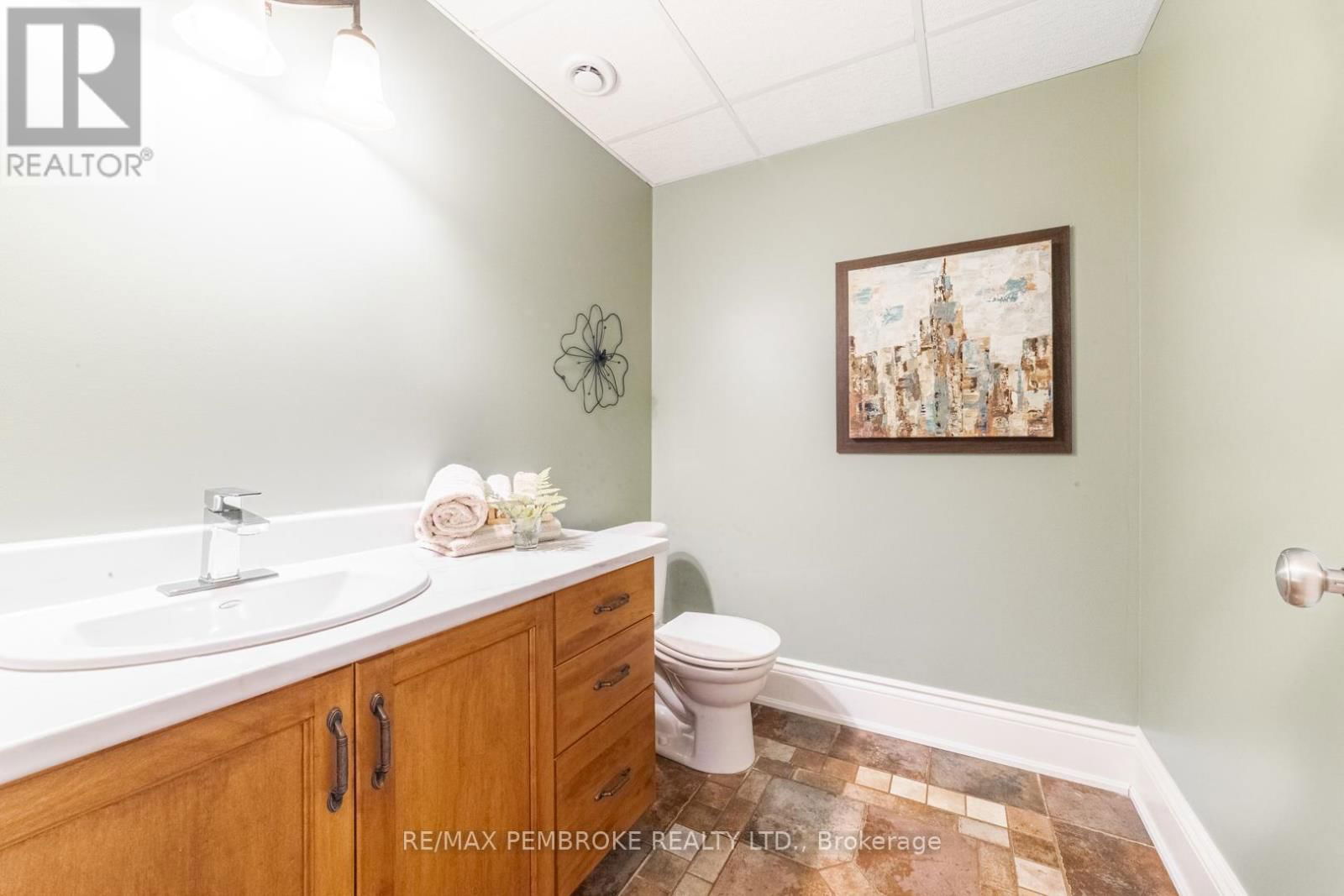 559 BLACK BAY ROAD Image 18
