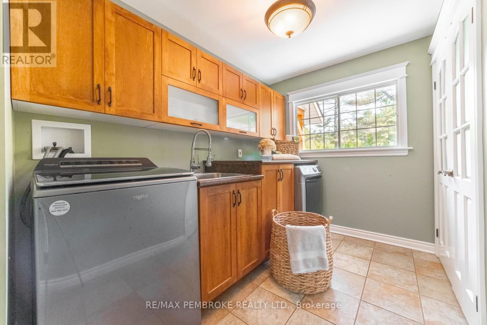 559 BLACK BAY ROAD Image 4