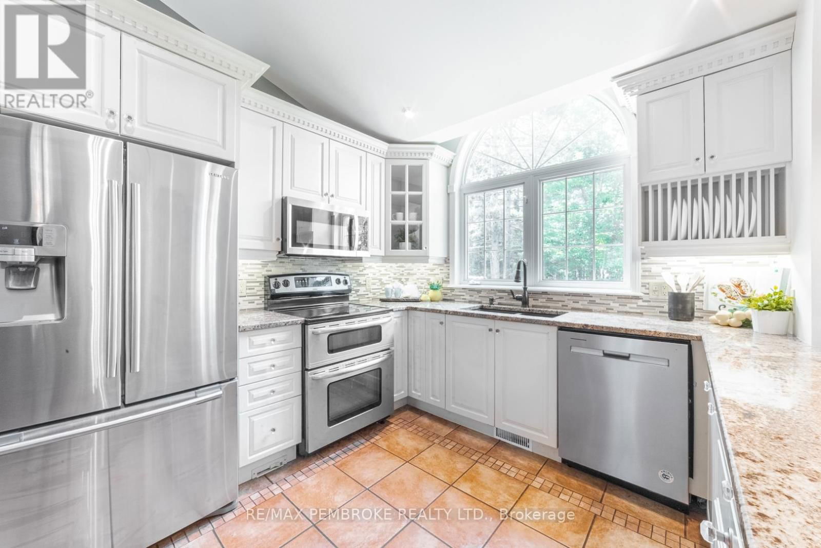 559 BLACK BAY ROAD Image 7