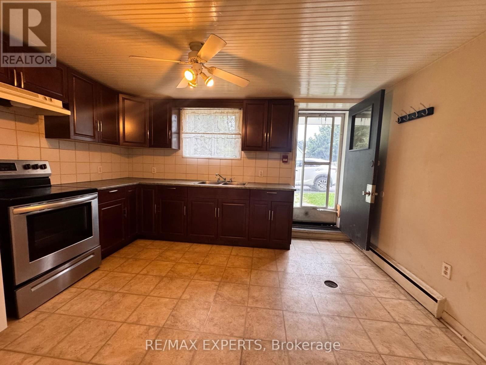 Unit 1 - 63 DONALD STREET Image 8