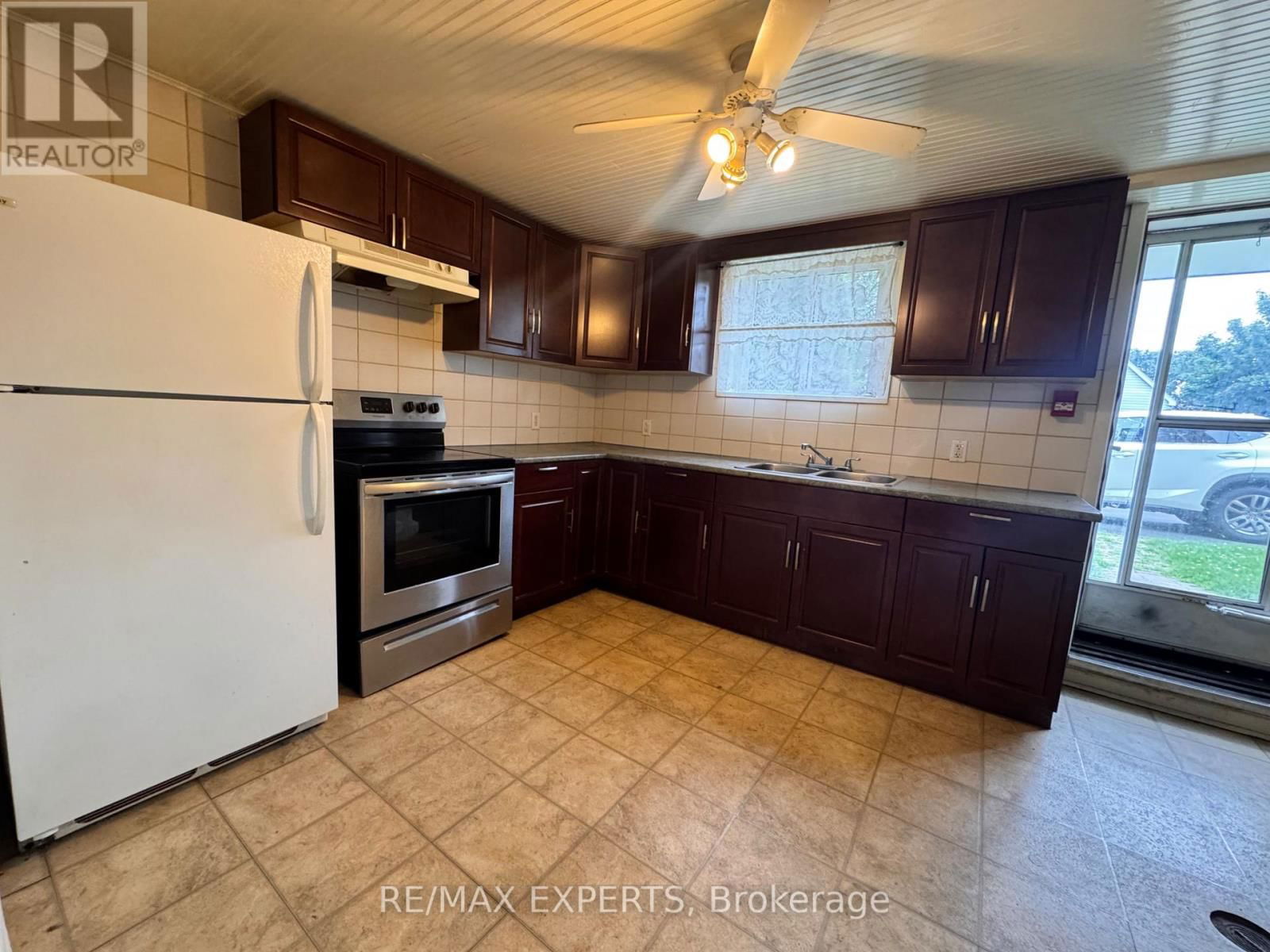 Unit 1 - 63 DONALD STREET Image 9
