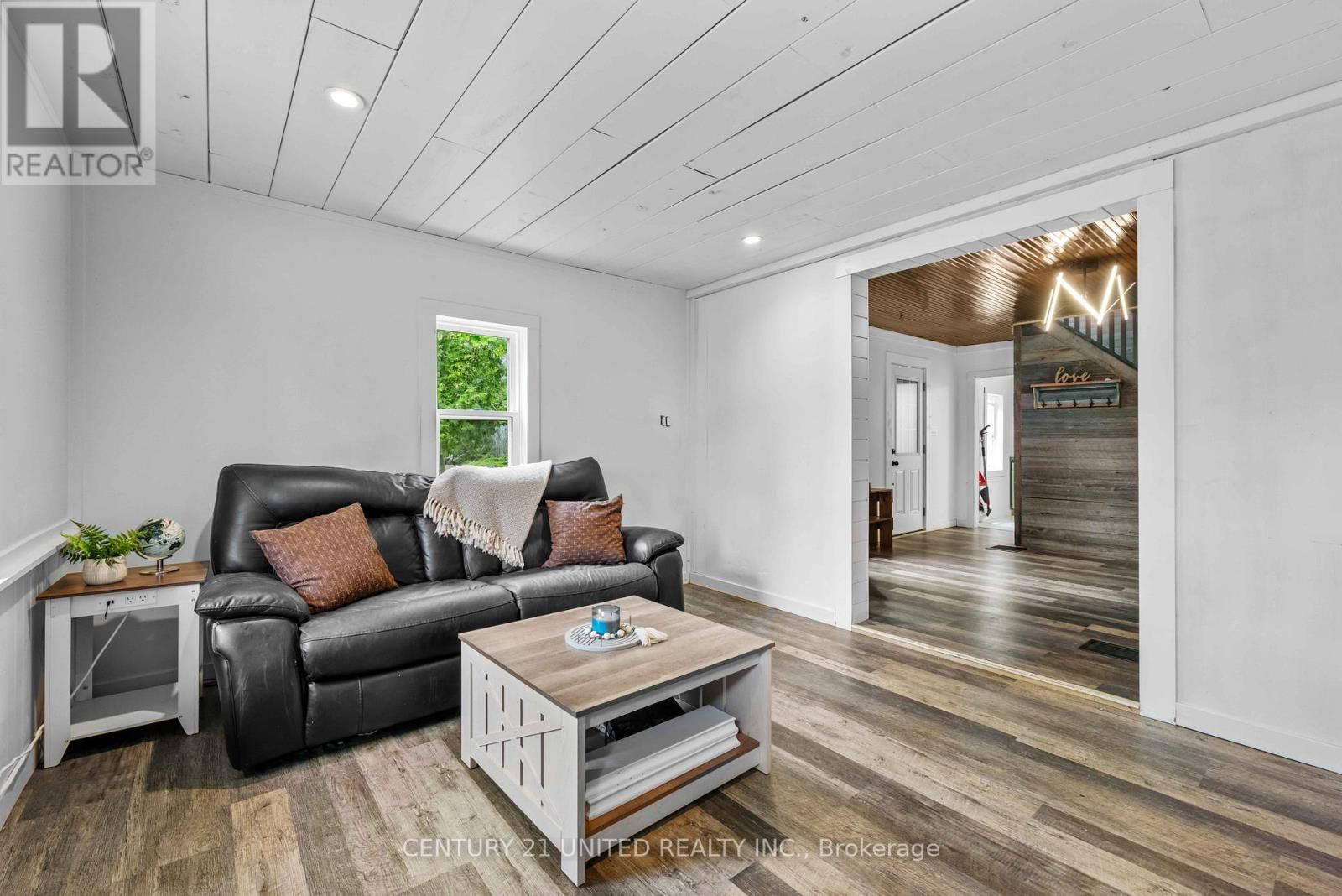 8 LIBRARY ROAD Image 12
