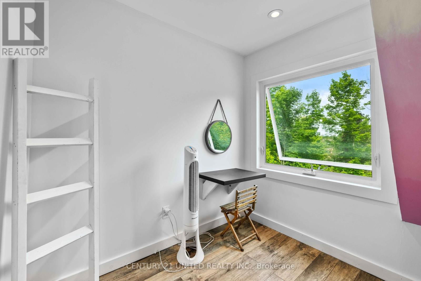 8 LIBRARY ROAD Image 18
