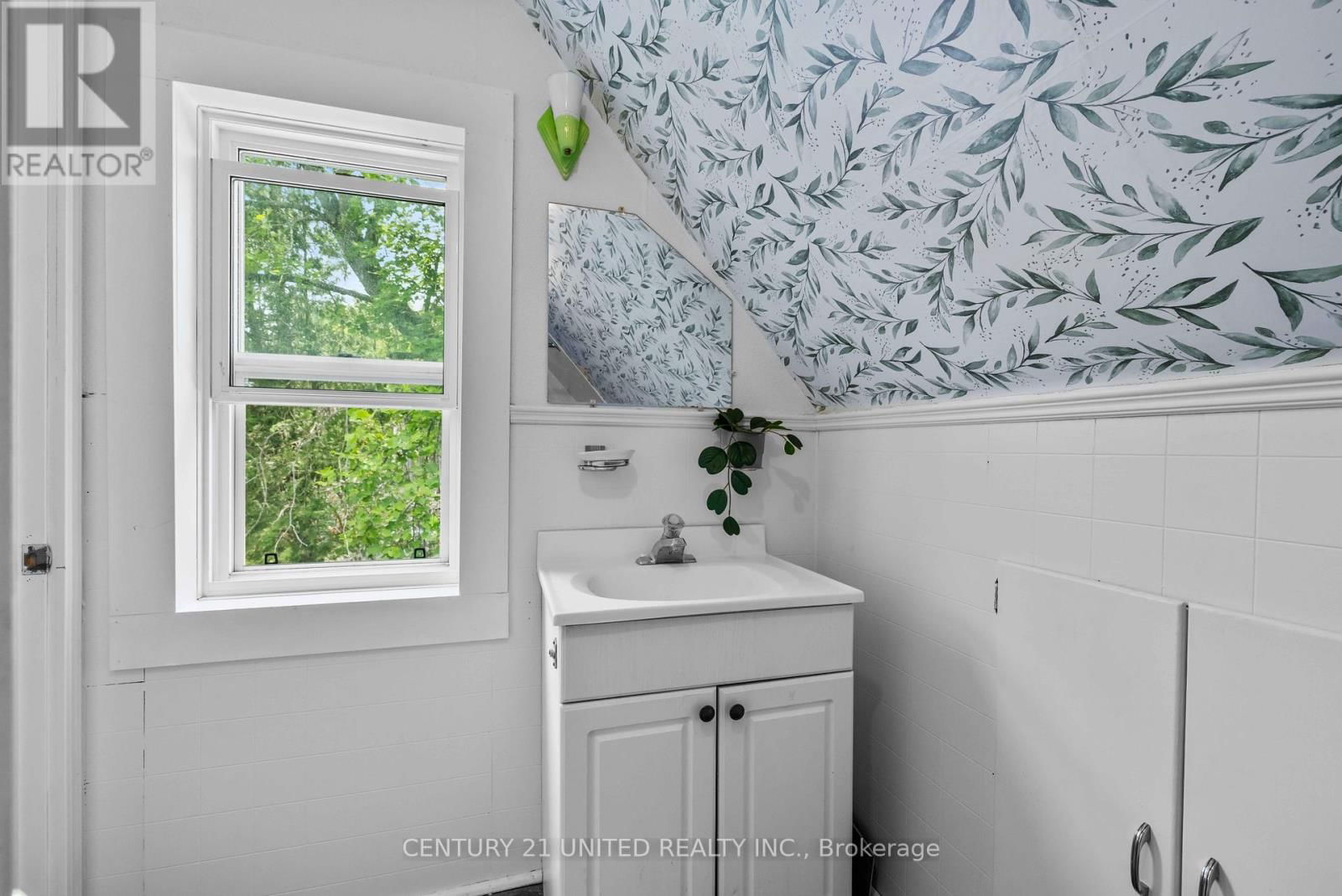 8 LIBRARY ROAD Image 20