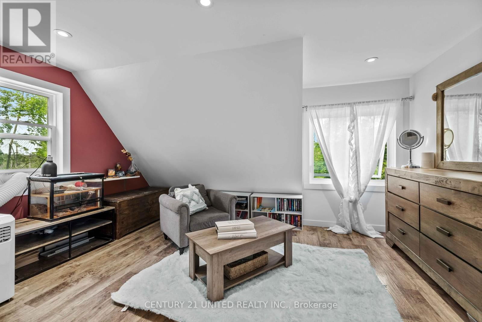 8 LIBRARY ROAD Image 23