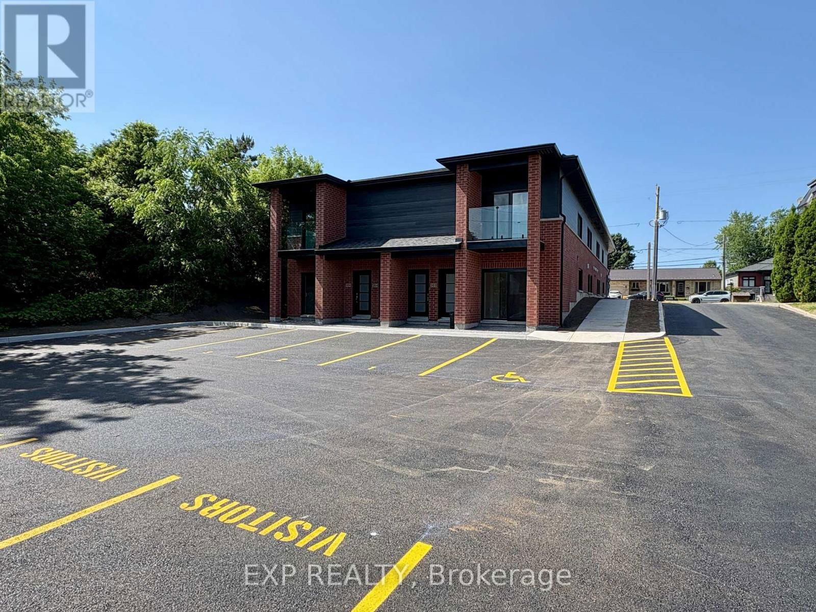 201 - 897 LAURIER STREET Image 18