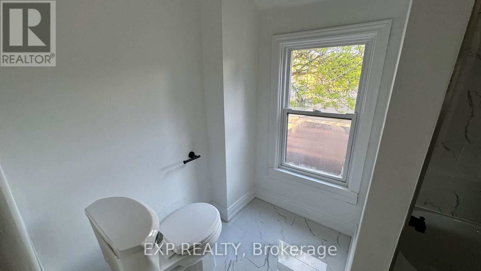 2 - 425 CANNON STREET EAST Image 14