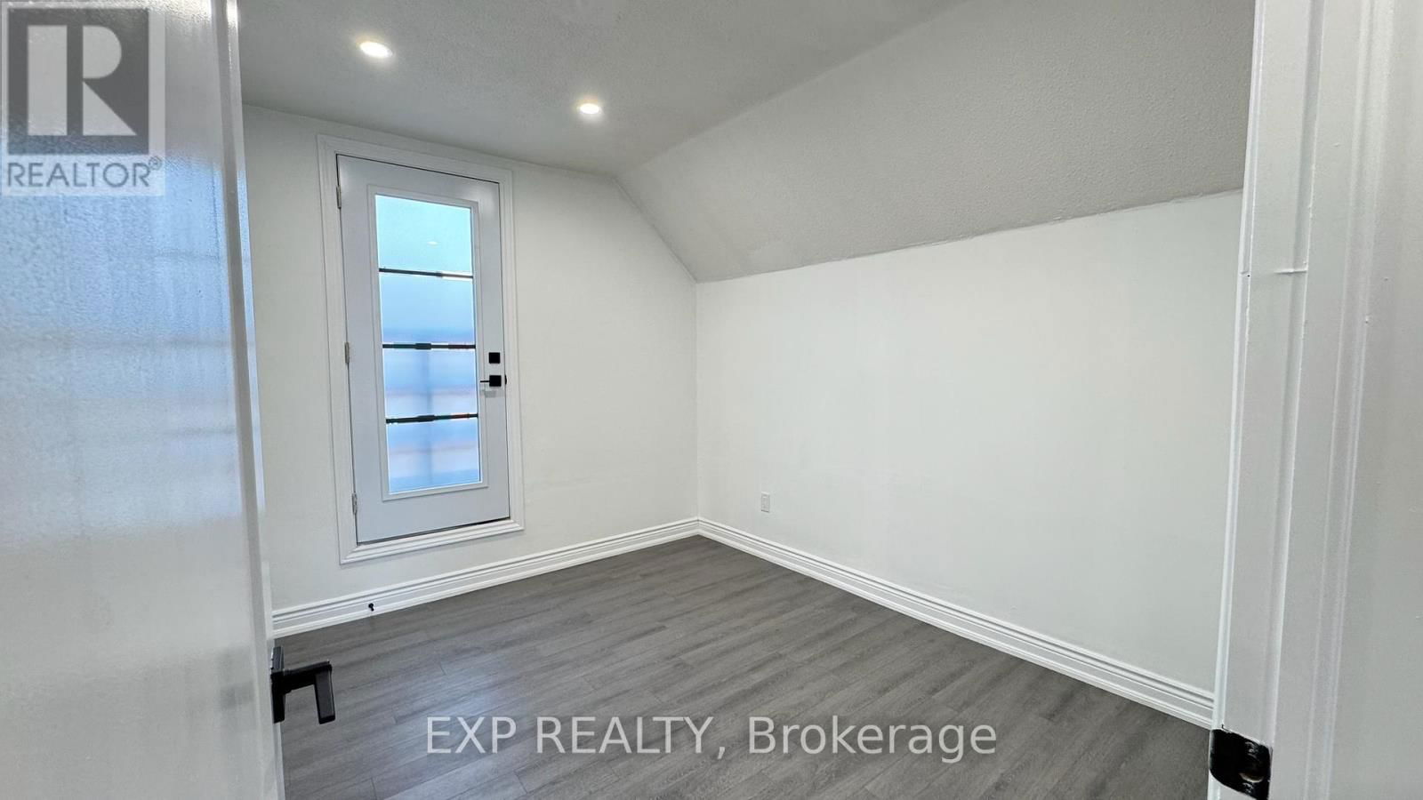 2 - 425 CANNON STREET EAST Image 25