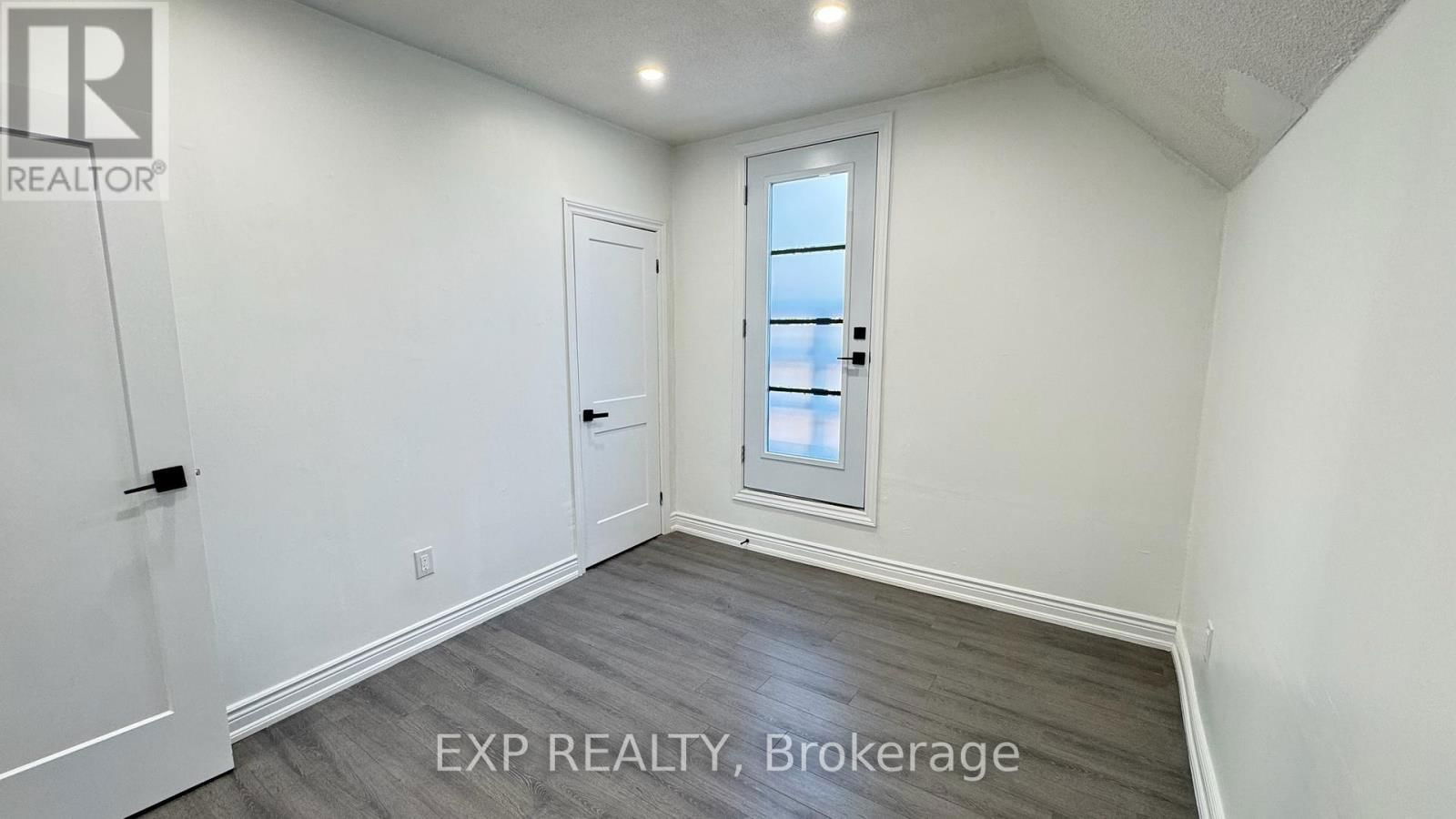 2 - 425 CANNON STREET EAST Image 26