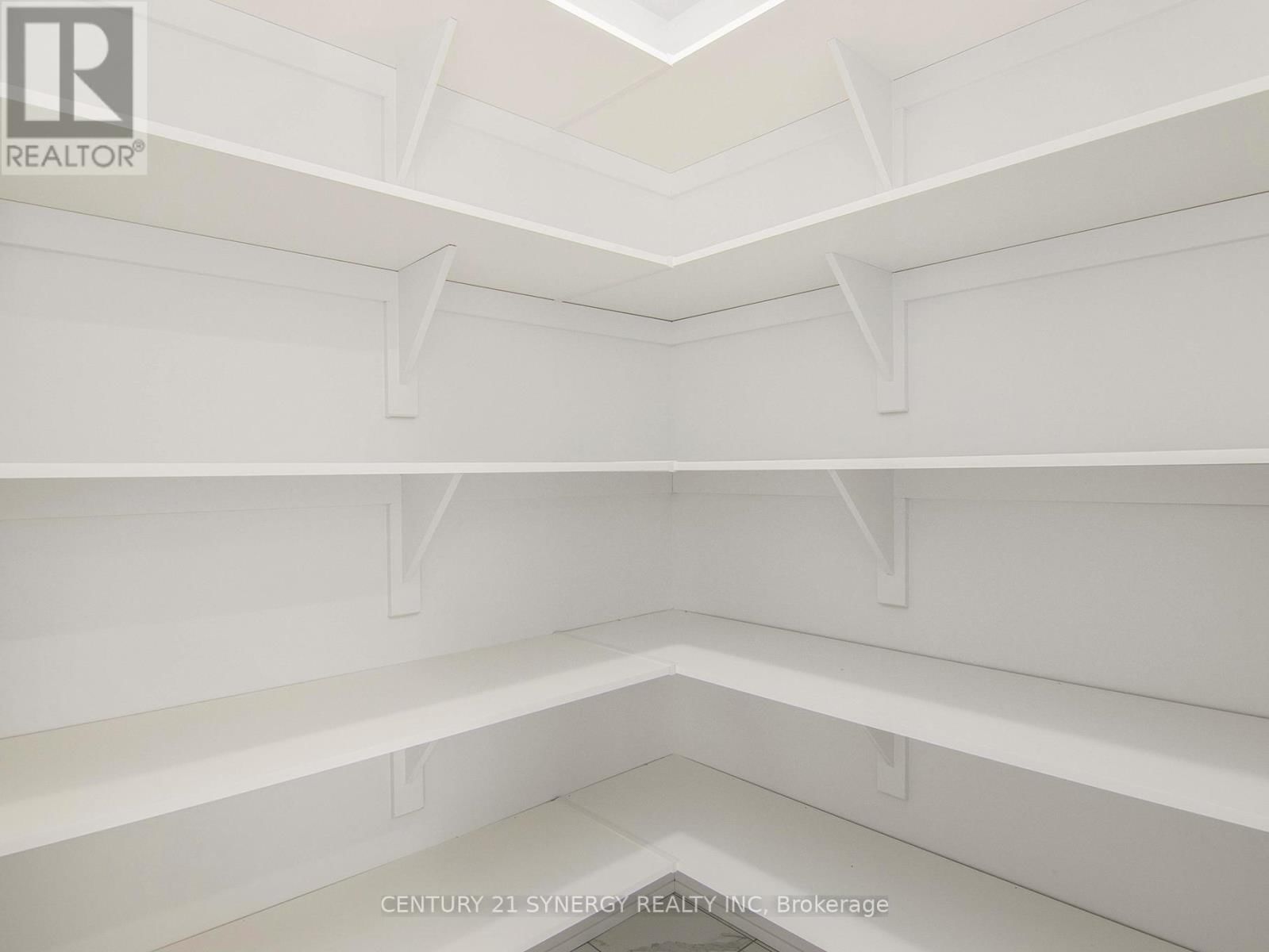 51 CHATEAUGUAY STREET Image 12