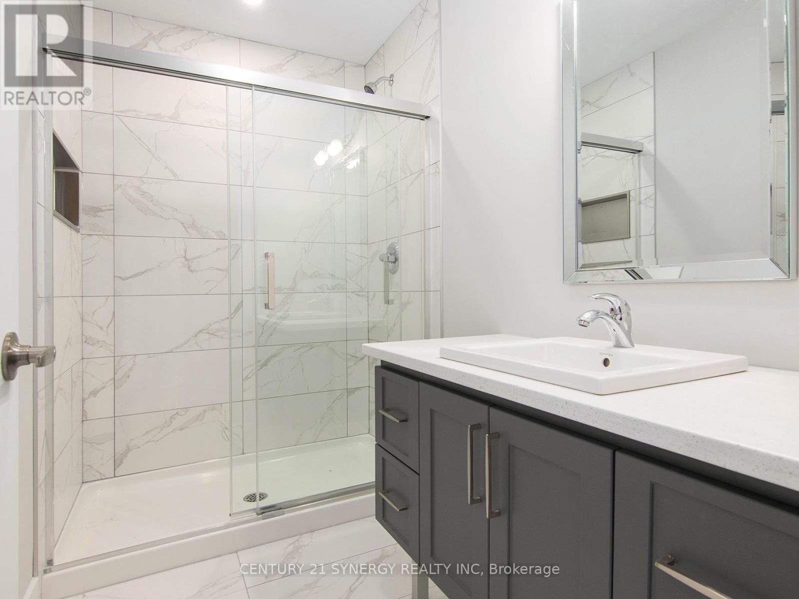 51 CHATEAUGUAY STREET Image 21