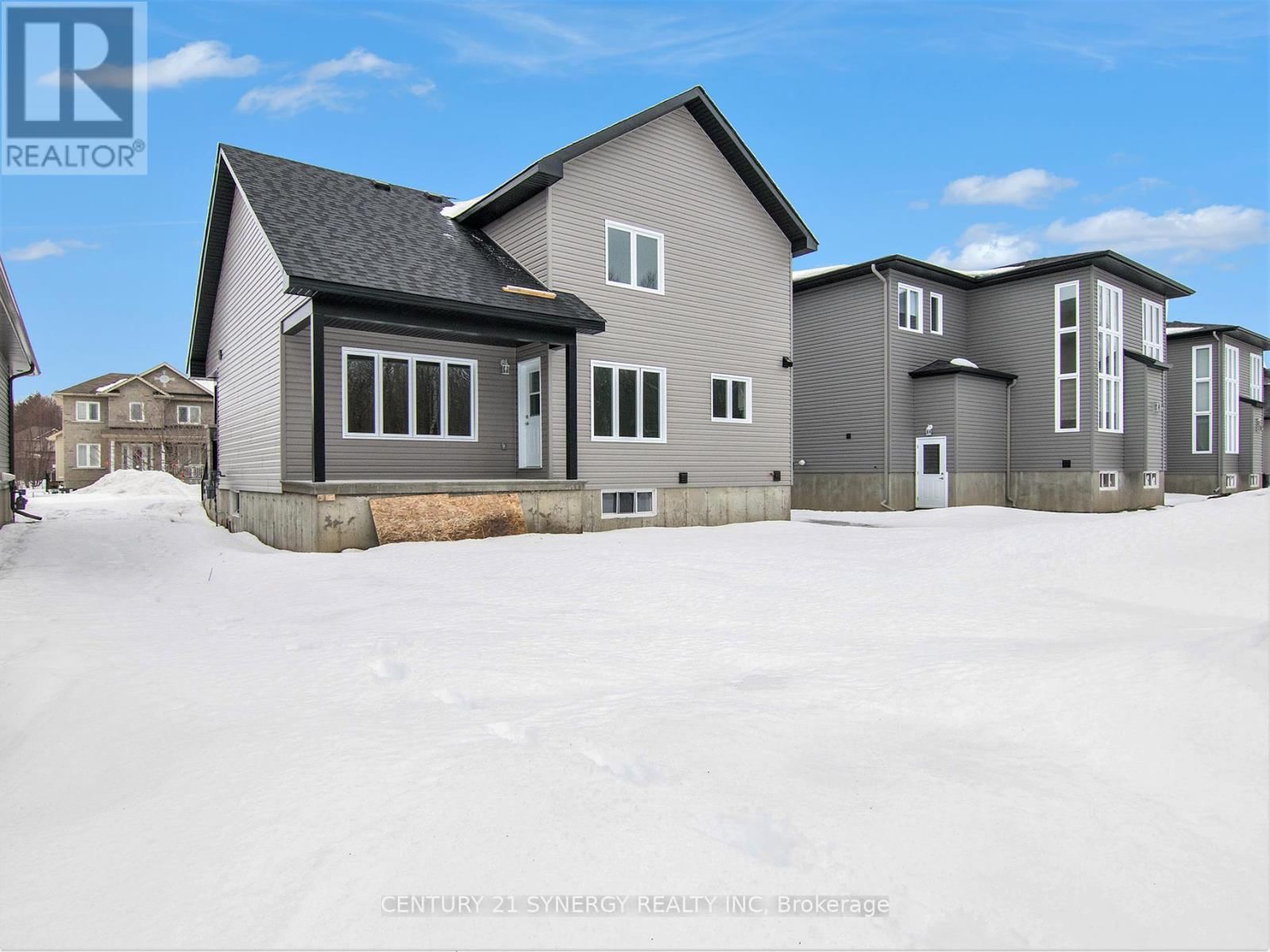 51 CHATEAUGUAY STREET Image 26