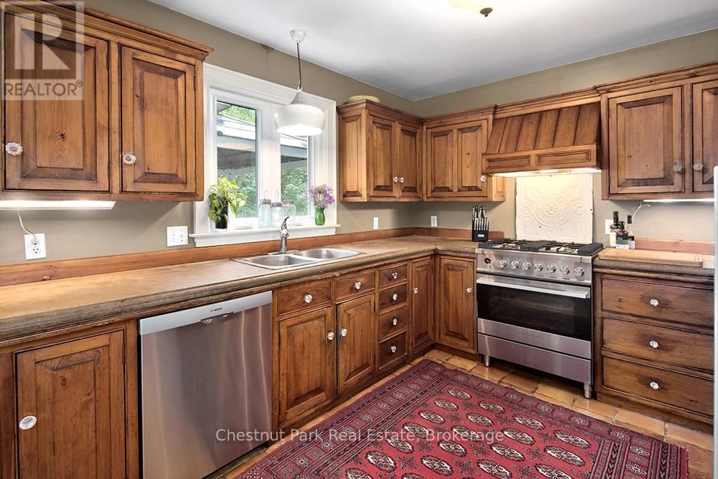 114 CLARK STREET Image 13
