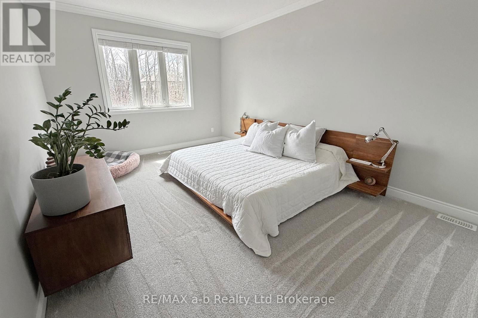 255 WEDGEWOOD DRIVE Image 19
