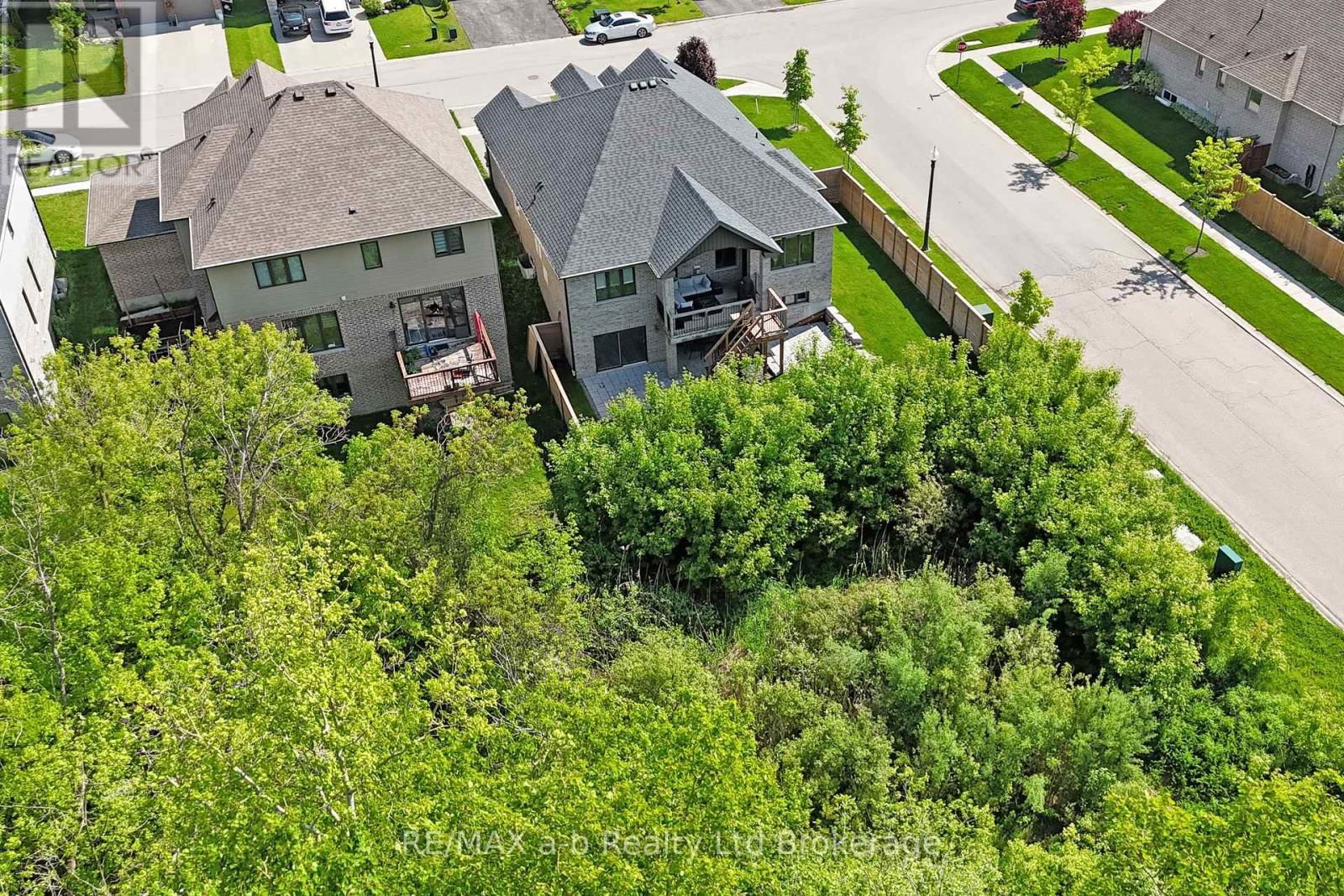 255 WEDGEWOOD DRIVE Image 35