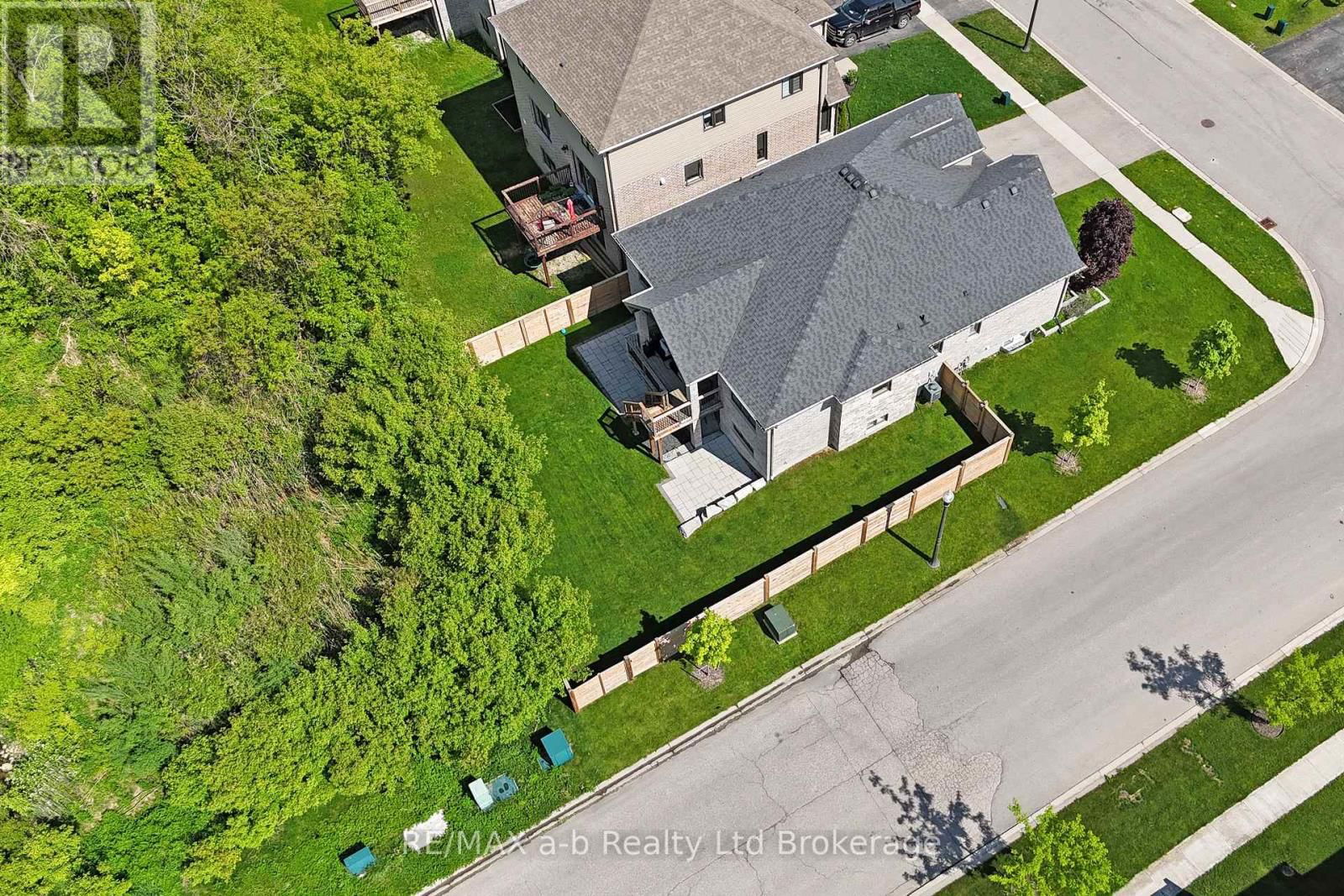 255 WEDGEWOOD DRIVE Image 36