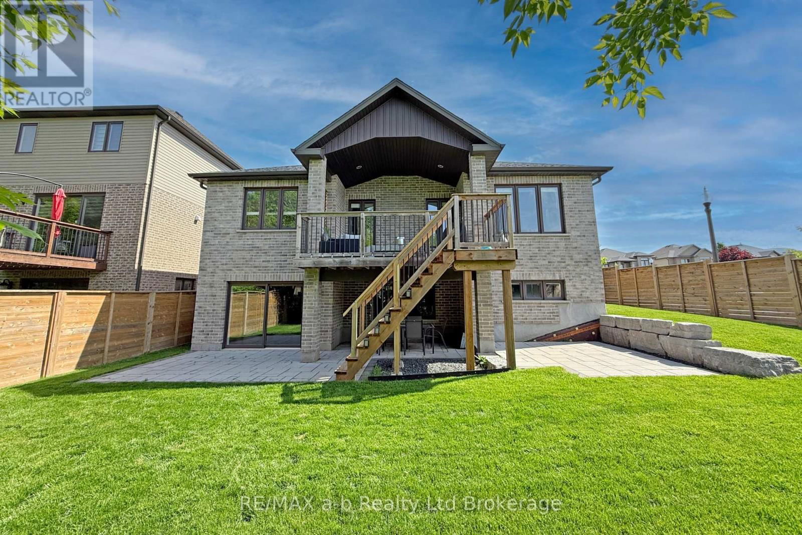 255 WEDGEWOOD DRIVE Image 38