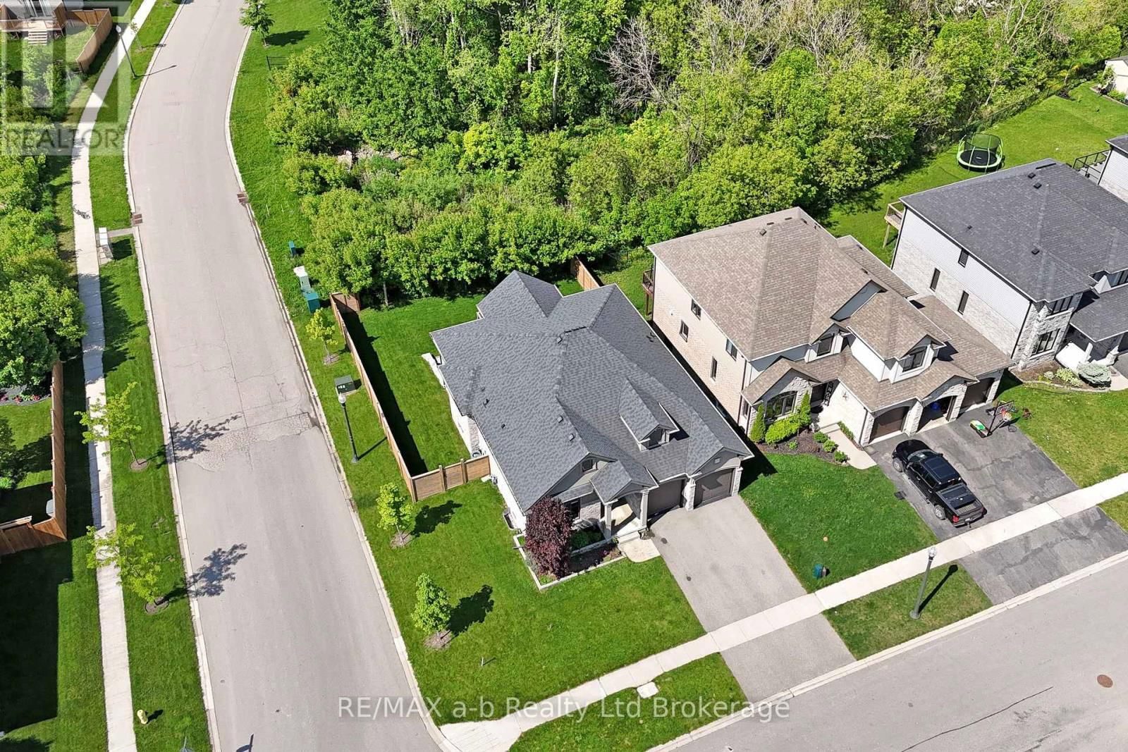 255 WEDGEWOOD DRIVE Image 4