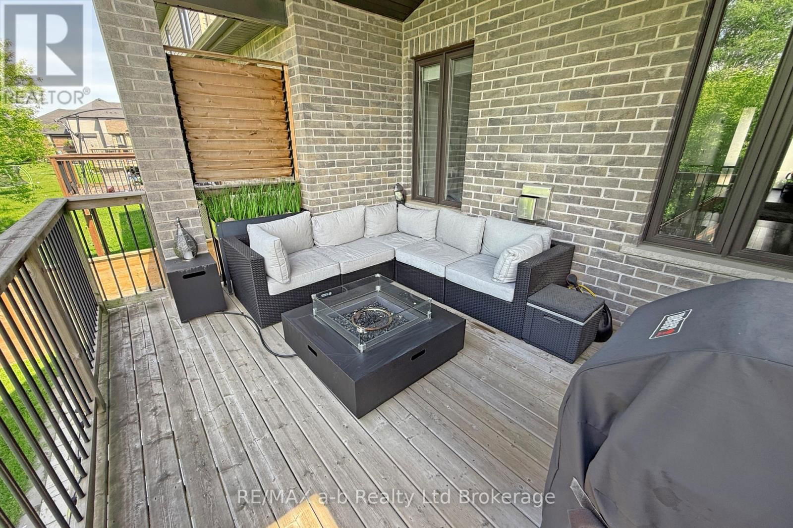 255 WEDGEWOOD DRIVE Image 42