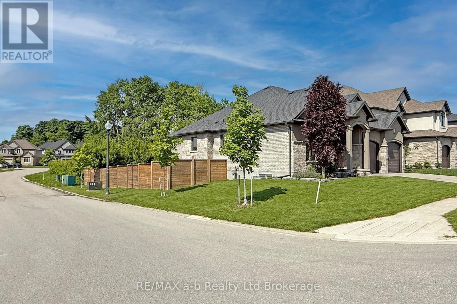 255 WEDGEWOOD DRIVE Image 6