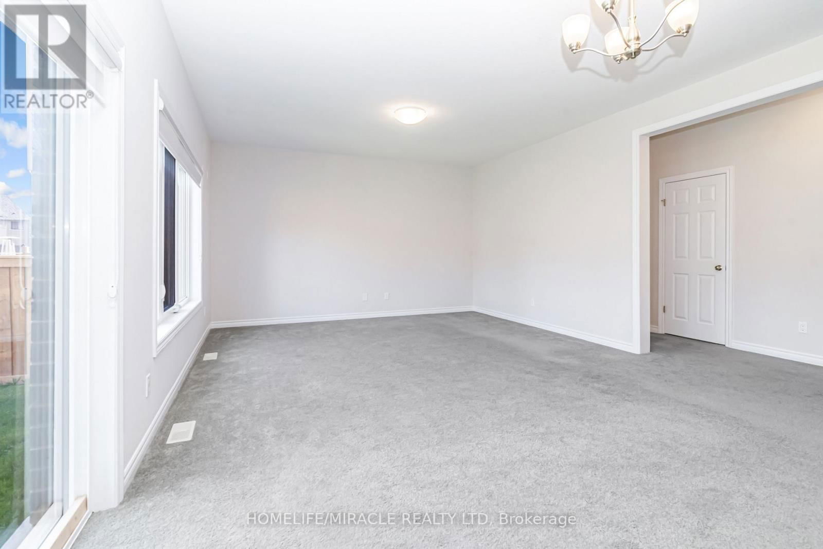 24 SASS CRESCENT Image 14