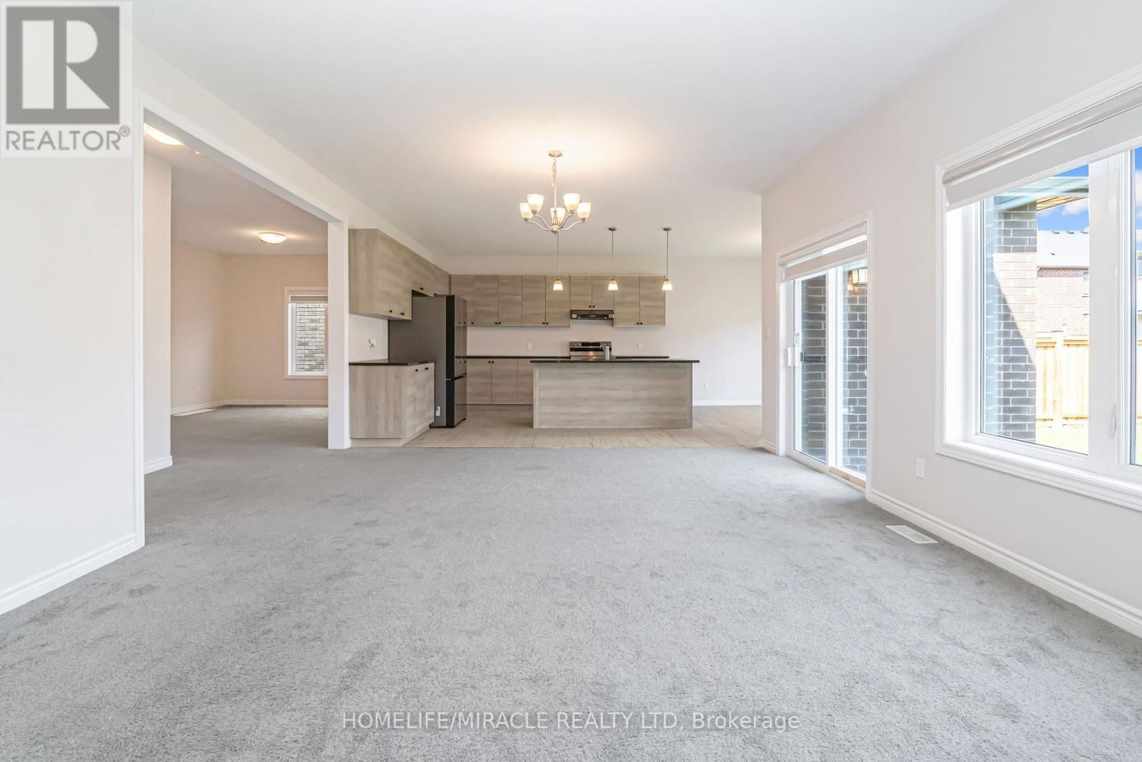 24 SASS CRESCENT Image 15