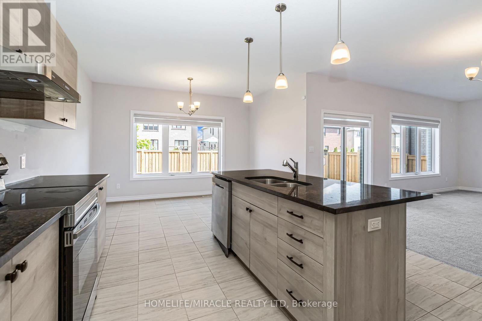 24 SASS CRESCENT Image 17