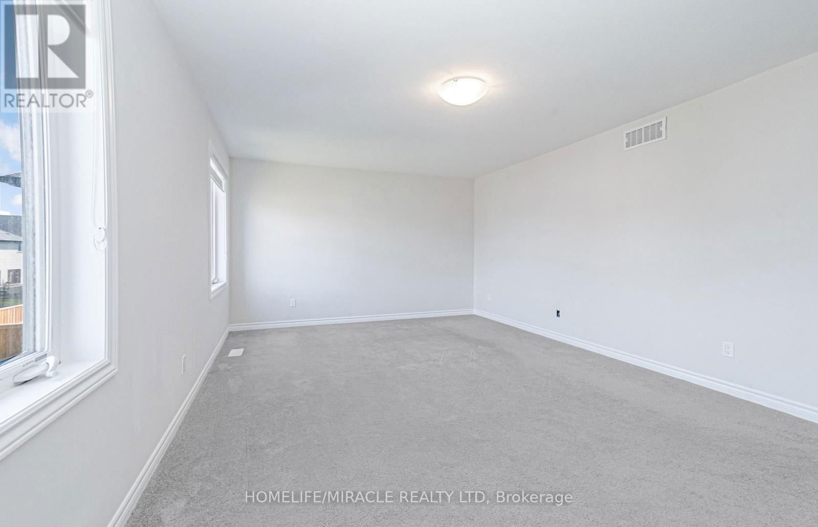 24 SASS CRESCENT Image 25