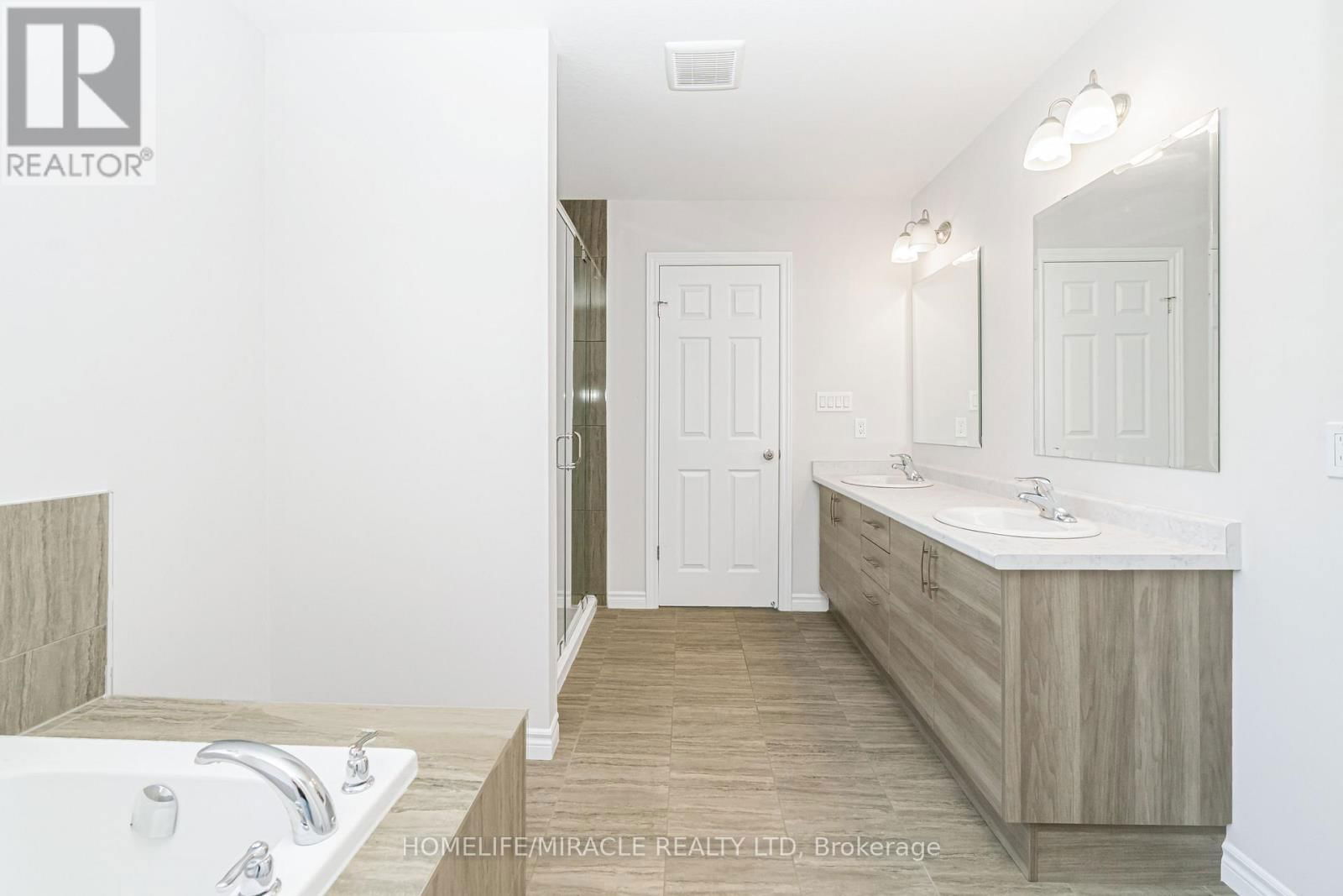 24 SASS CRESCENT Image 29