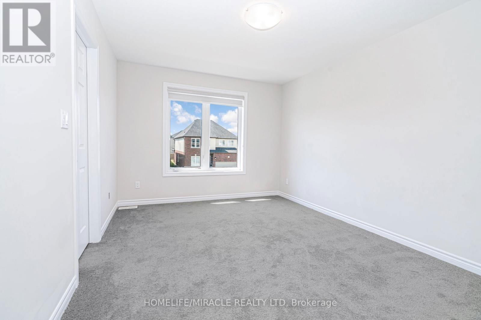 24 SASS CRESCENT Image 38